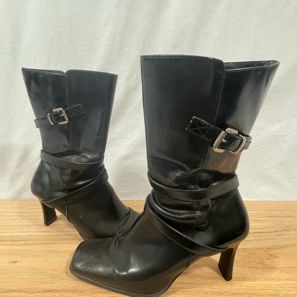Women’s boots size 7.5